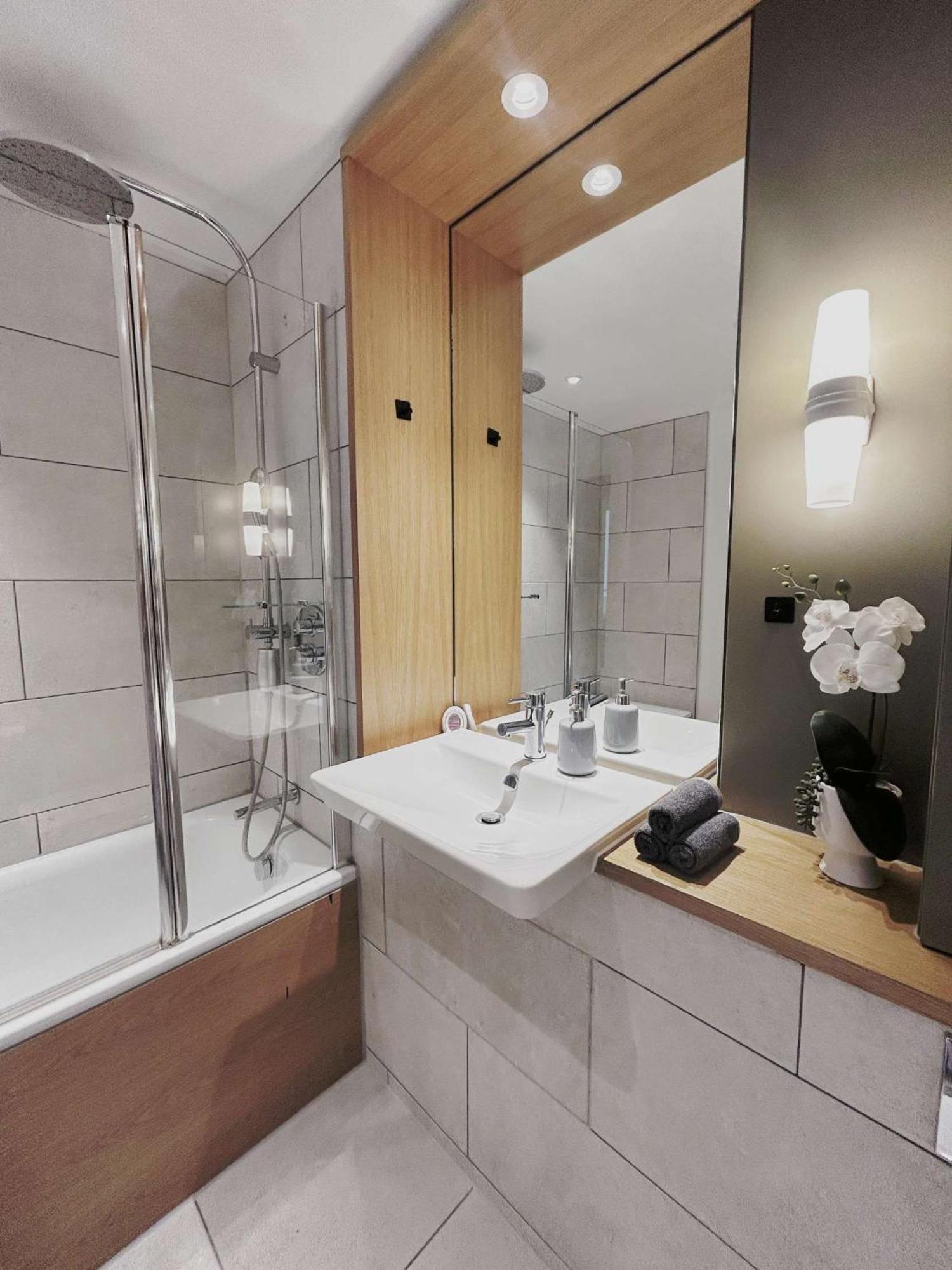 A Charming 2 Bedroom Flat