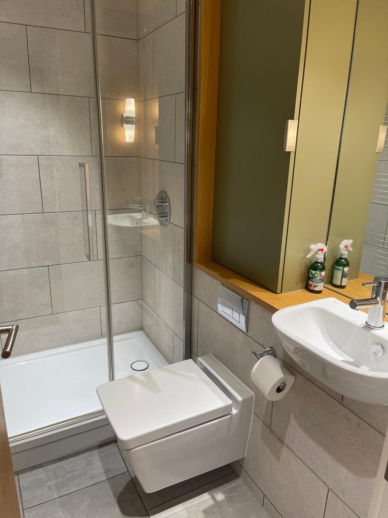 Apartament A Charming 2 Bedroom Flat Londra